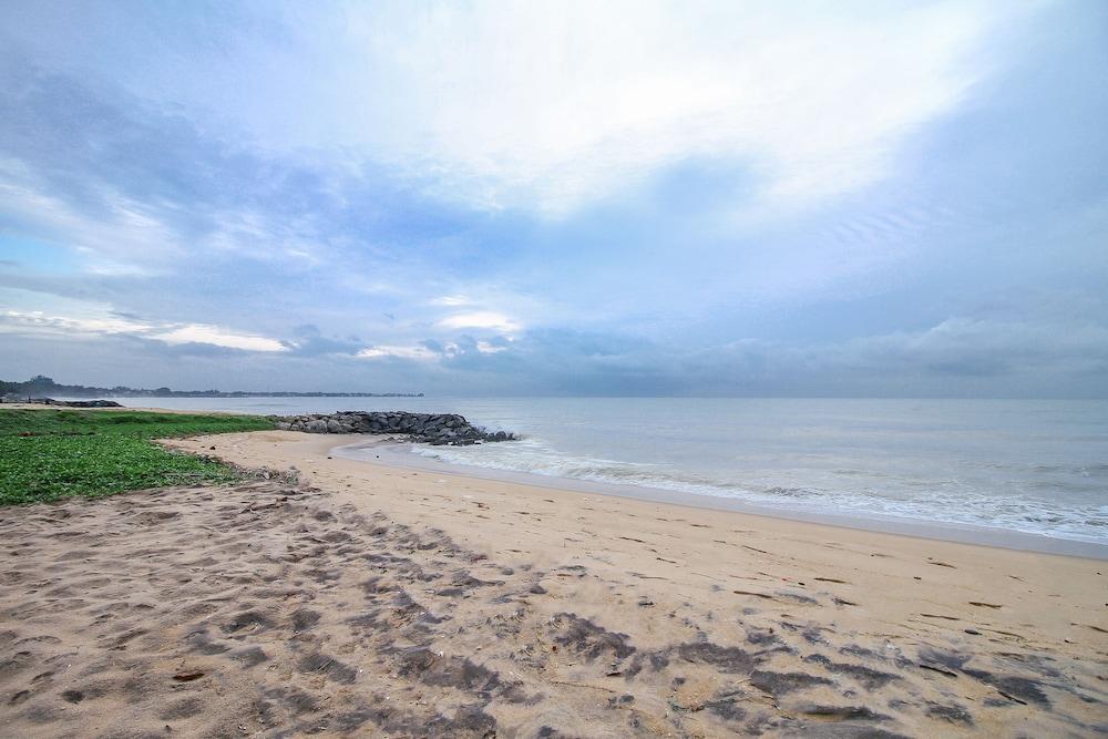 Ceylonica Beach Hotel Negombo Esterno foto