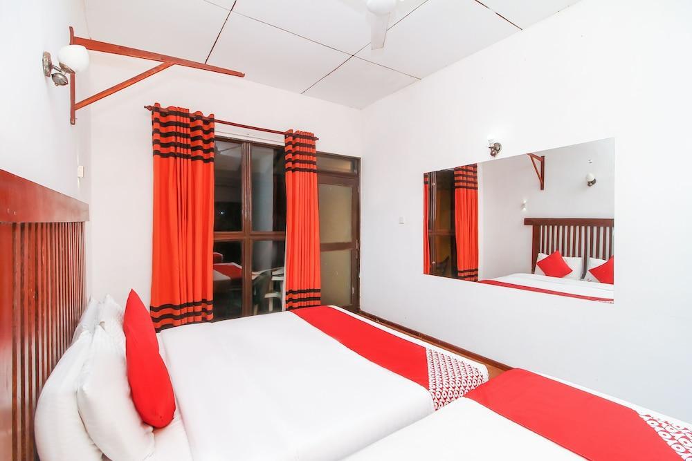 Ceylonica Beach Hotel Negombo Esterno foto
