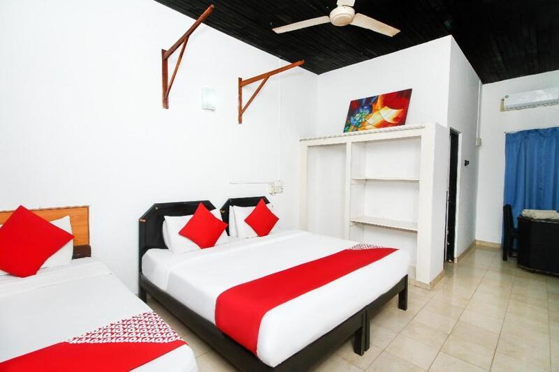 Ceylonica Beach Hotel Negombo Esterno foto