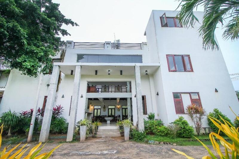 Ceylonica Beach Hotel Negombo Esterno foto