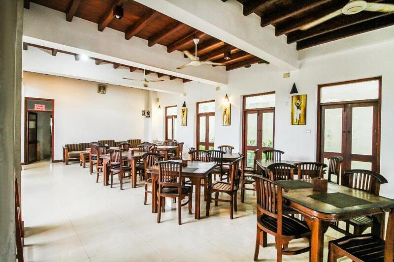 Ceylonica Beach Hotel Negombo Esterno foto