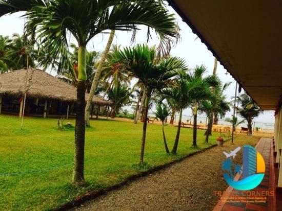 Ceylonica Beach Hotel Negombo Esterno foto