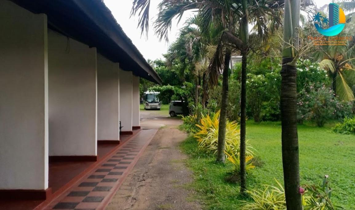 Ceylonica Beach Hotel Negombo Esterno foto