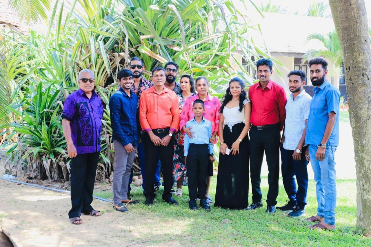 Ceylonica Beach Hotel Negombo Esterno foto