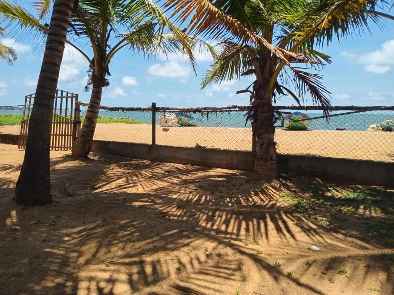 Ceylonica Beach Hotel Negombo Esterno foto