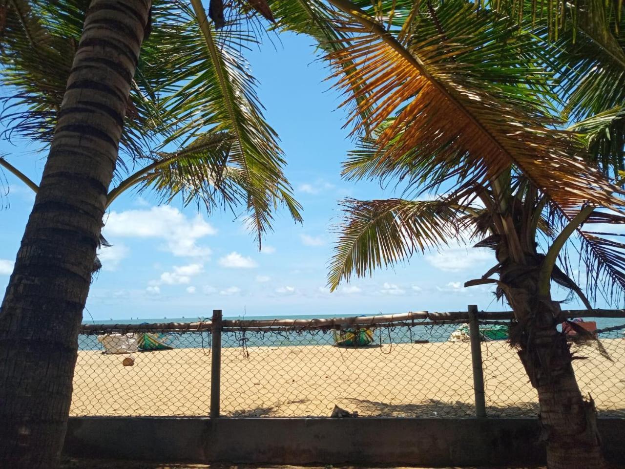 Ceylonica Beach Hotel Negombo Esterno foto