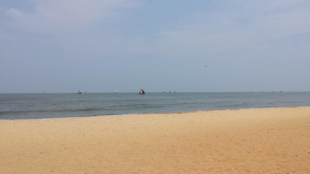 Ceylonica Beach Hotel Negombo Esterno foto